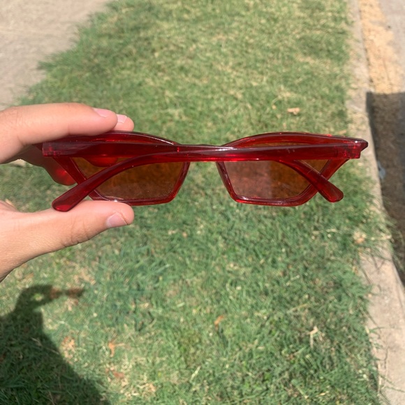 Red retro sunglasses - Picture 2 of 2